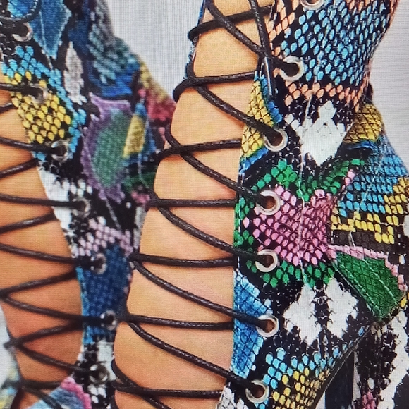 Multicolor snake skin shoe - Picture 2 of 2